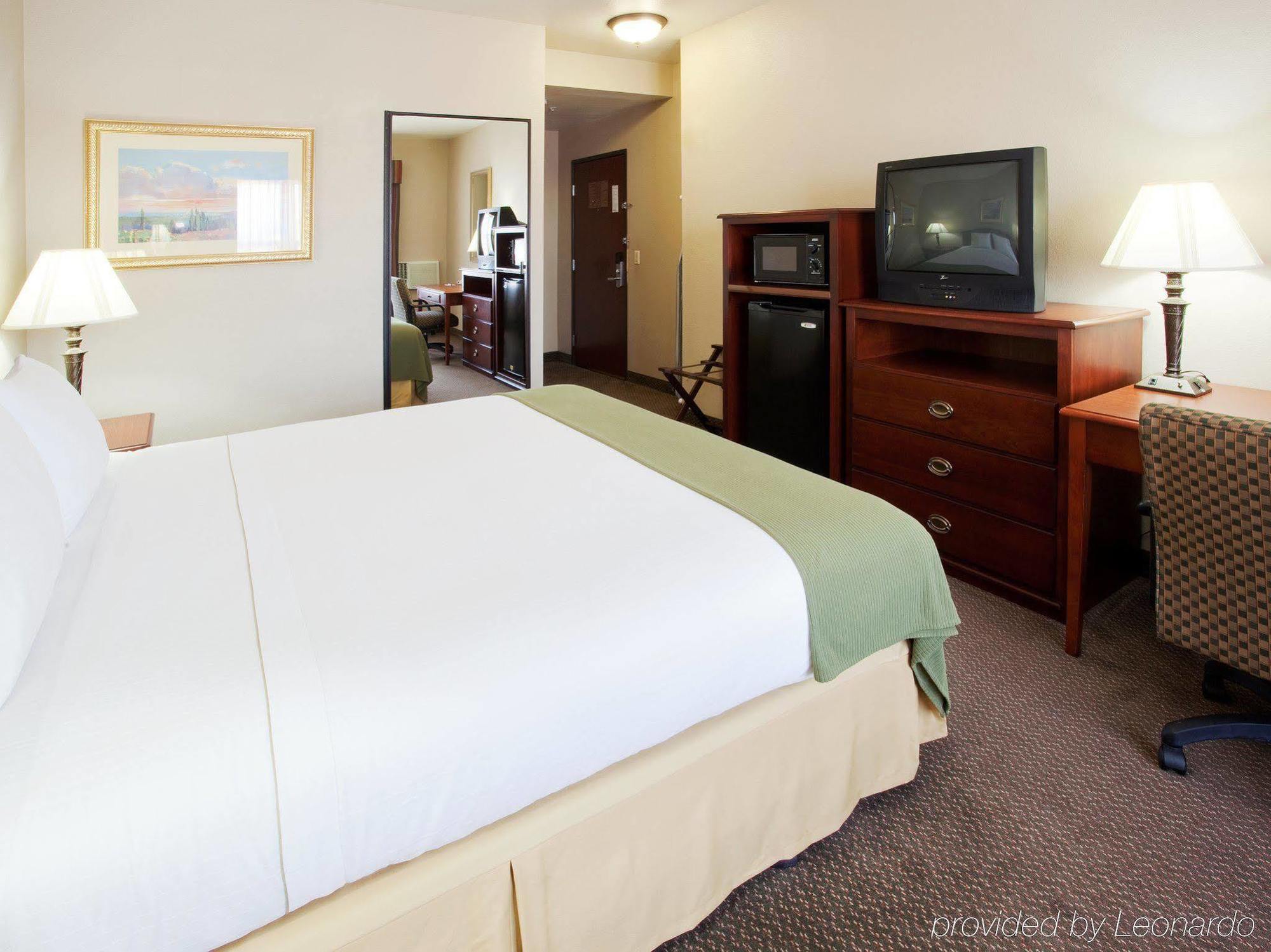 Holiday Inn Express- West Sacramento By Ihg Phòng bức ảnh